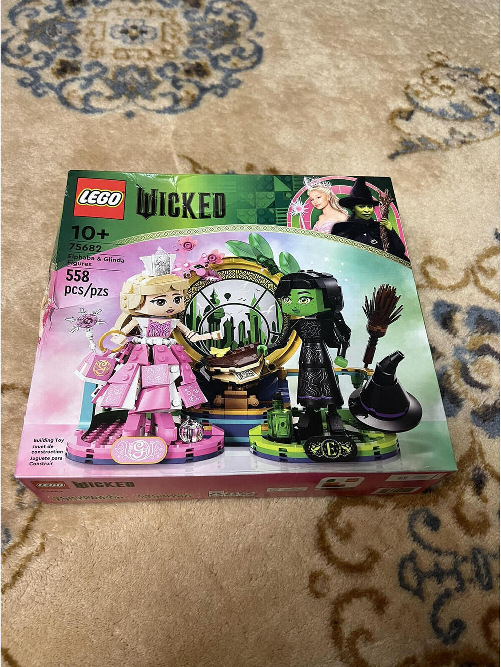 NEW Lego Wicked Elphaba Glinda 75682 Damaged Box 558 Pieces Set